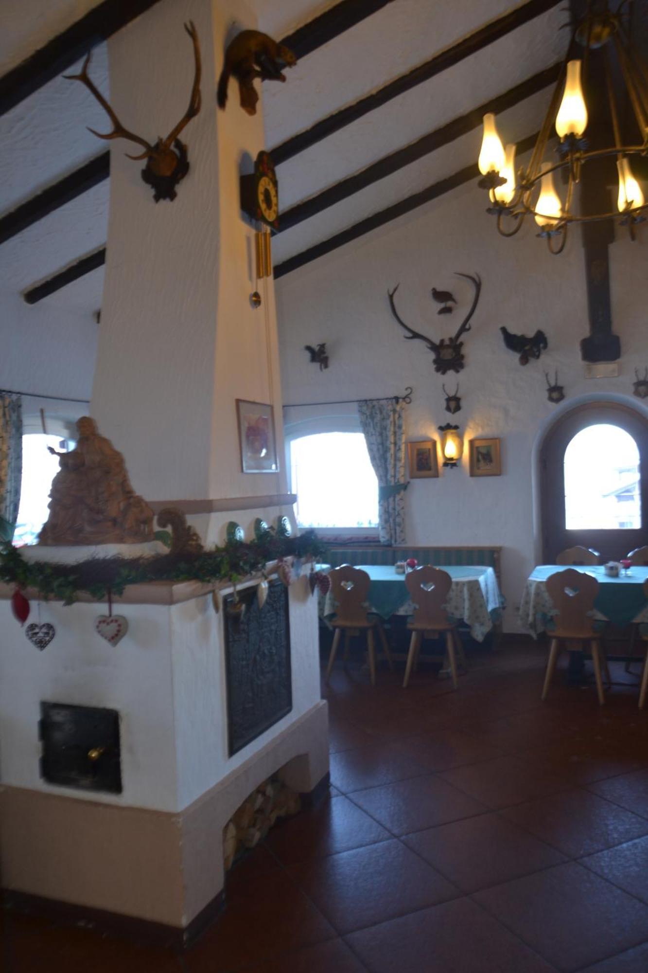 Hotel Scoiattolo Selva di Val Gardena Luaran gambar