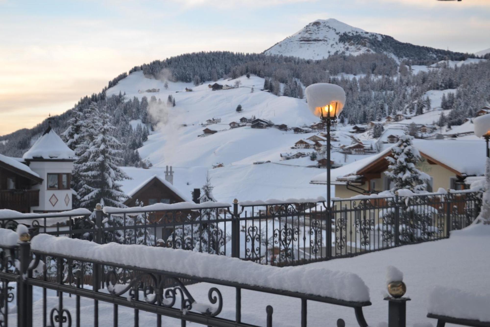 Hotel Scoiattolo Selva di Val Gardena Luaran gambar