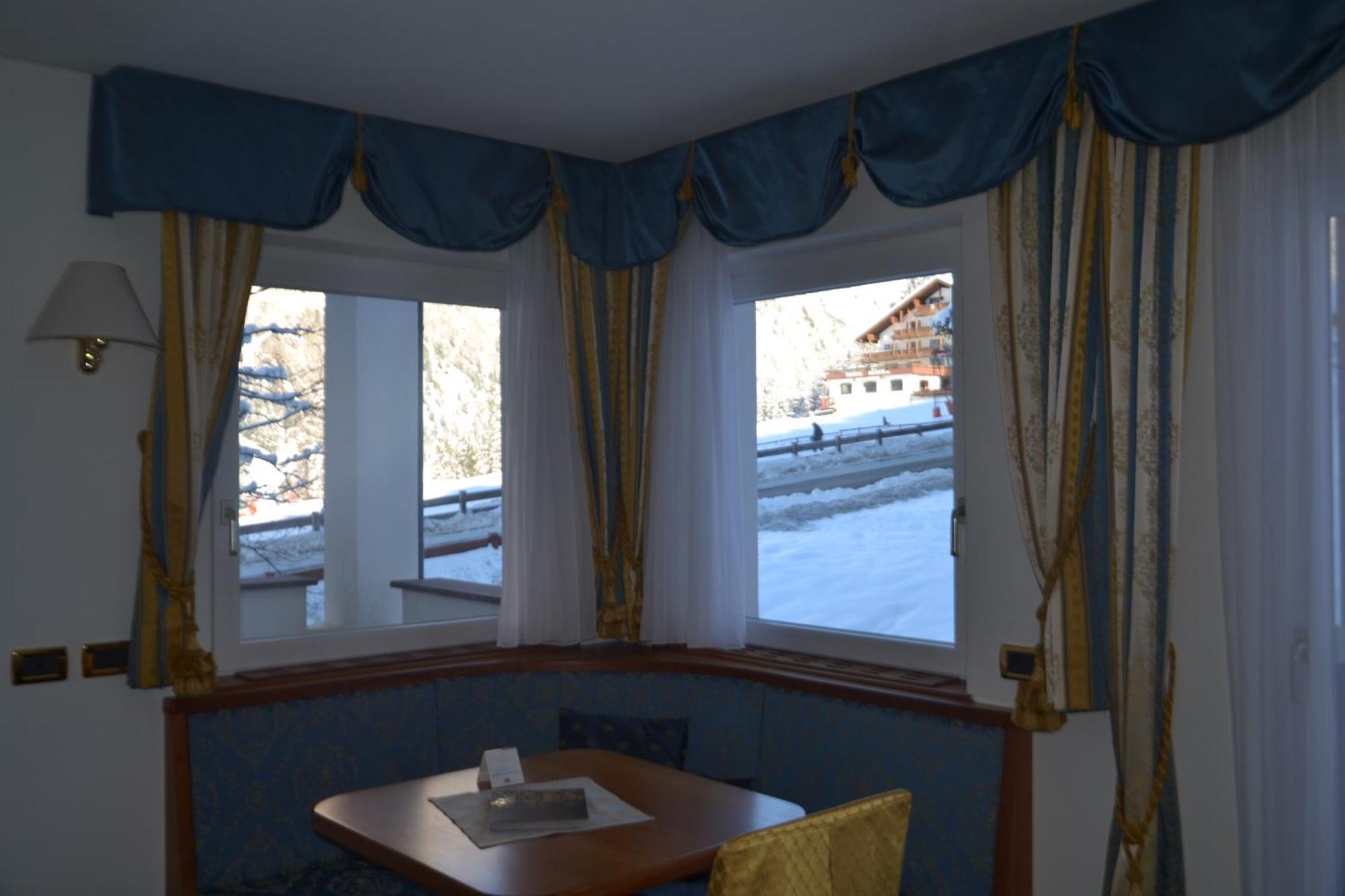 Hotel Scoiattolo Selva di Val Gardena Luaran gambar
