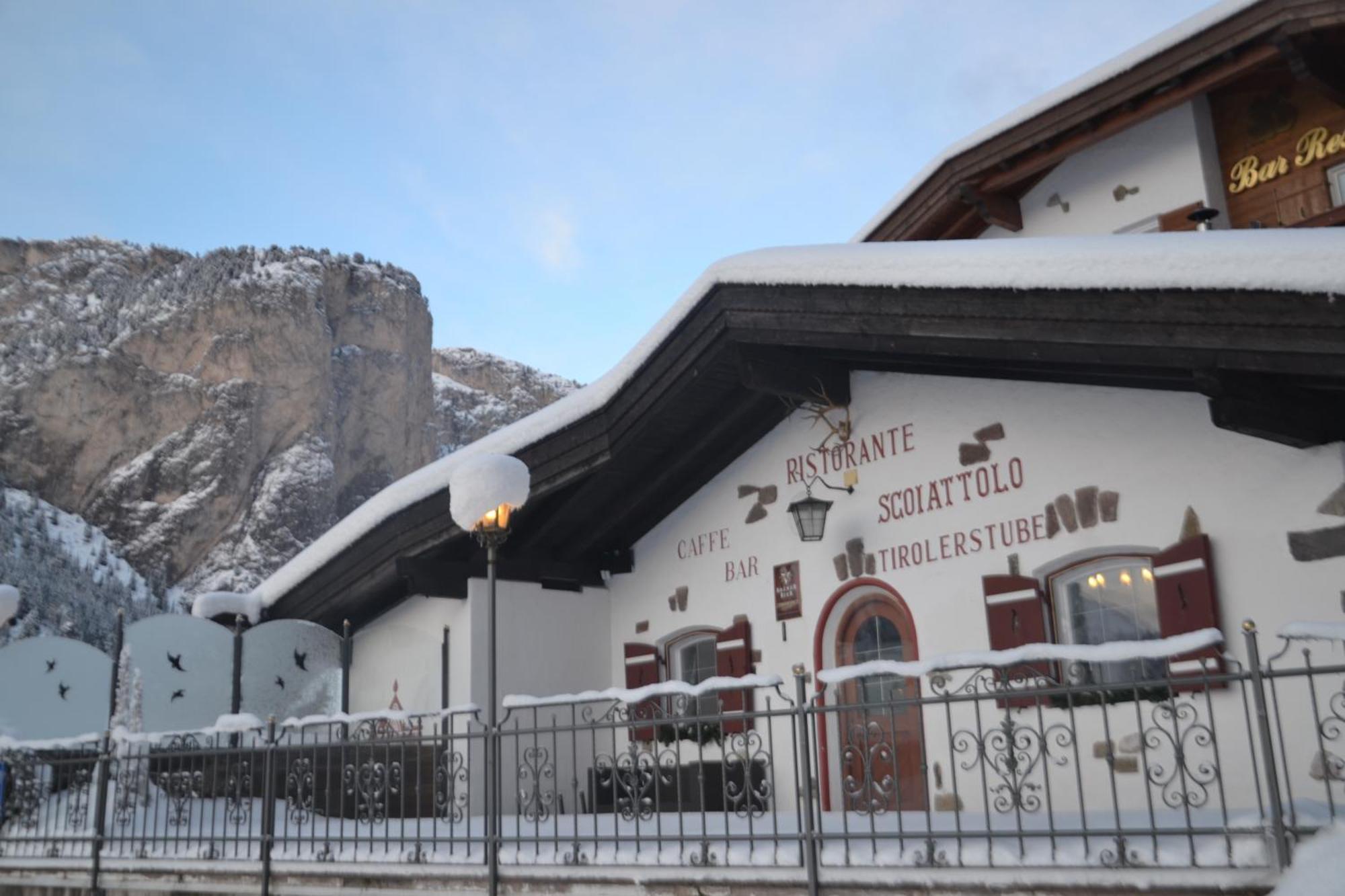 Hotel Scoiattolo Selva di Val Gardena Luaran gambar