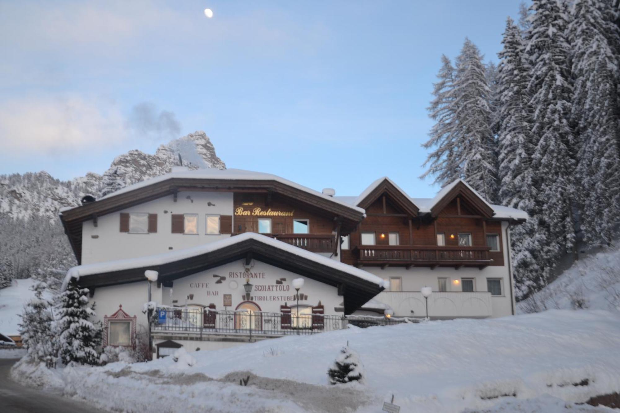 Hotel Scoiattolo Selva di Val Gardena Luaran gambar
