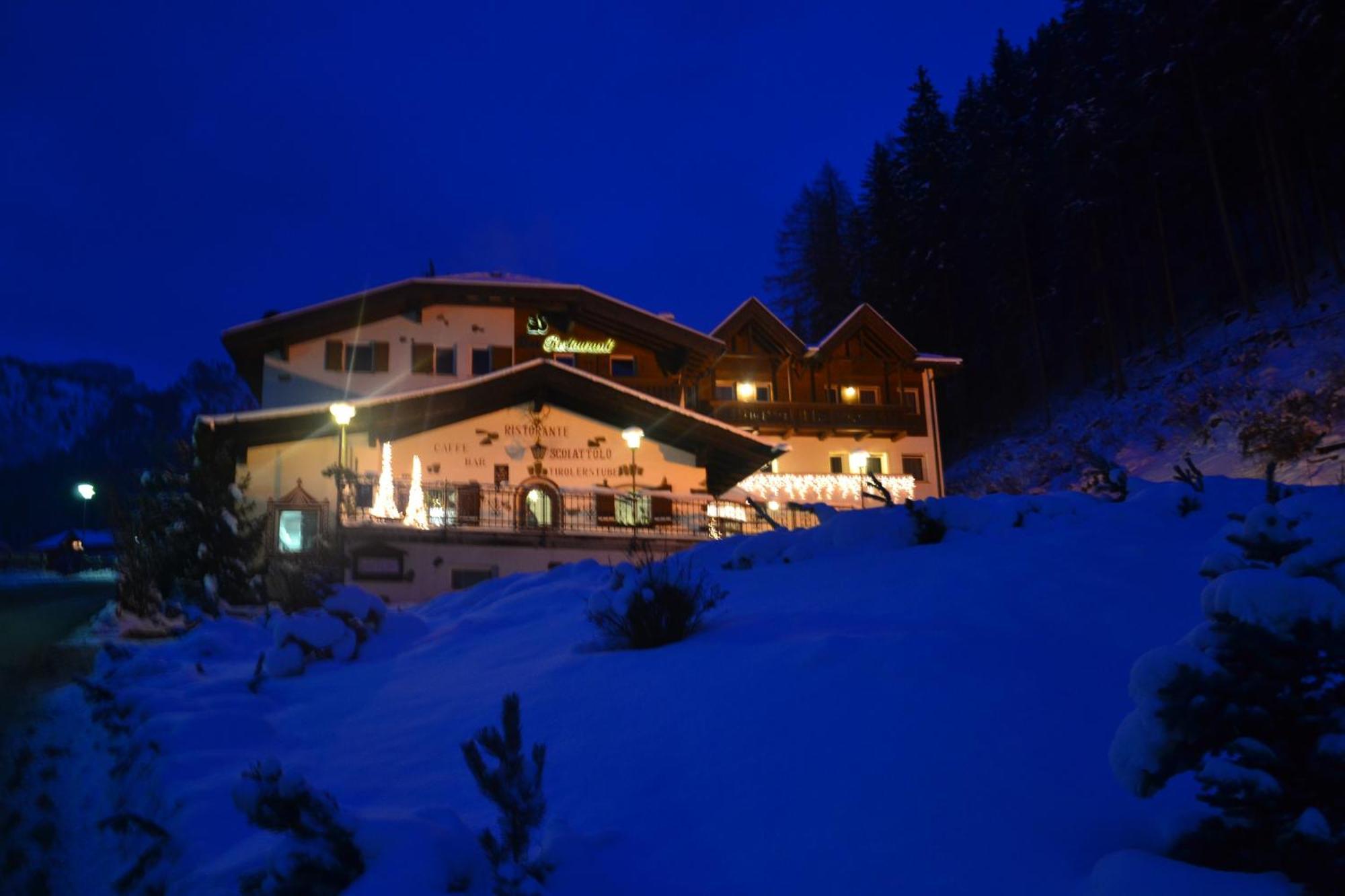 Hotel Scoiattolo Selva di Val Gardena Luaran gambar