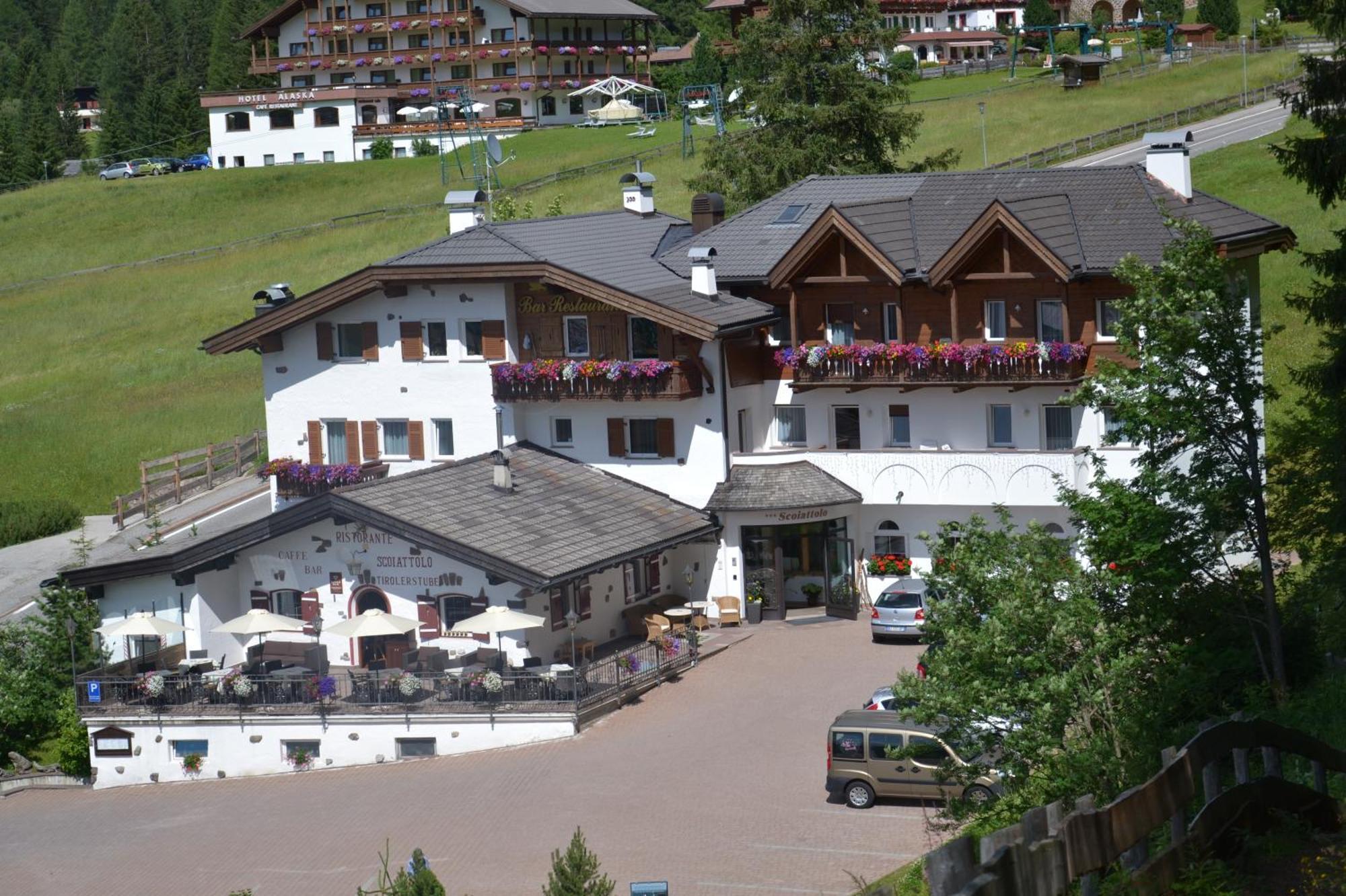 Hotel Scoiattolo Selva di Val Gardena Luaran gambar