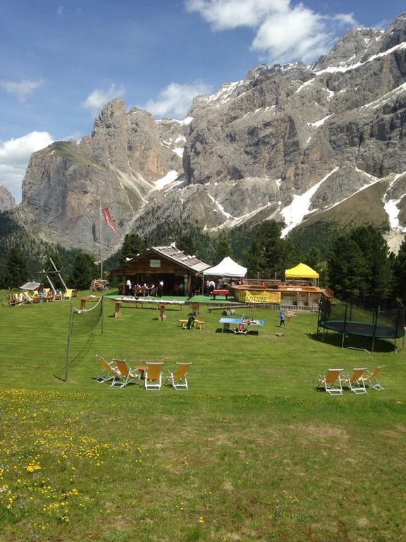 Hotel Scoiattolo Selva di Val Gardena Luaran gambar