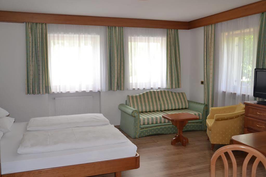 Hotel Scoiattolo Selva di Val Gardena Luaran gambar
